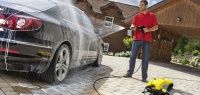 Чем лучше мыть машину – тряпкой или «керхером»?