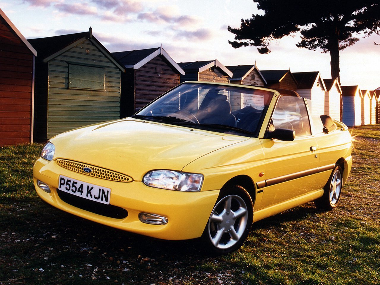 Ford escort. Кабриолет Ford 1995. Афтомобиль Форт этскорт. Cabriolet 1995 Ford. Cabriolet 1993 Ford.